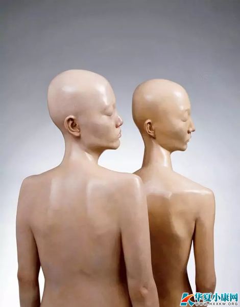 ҂